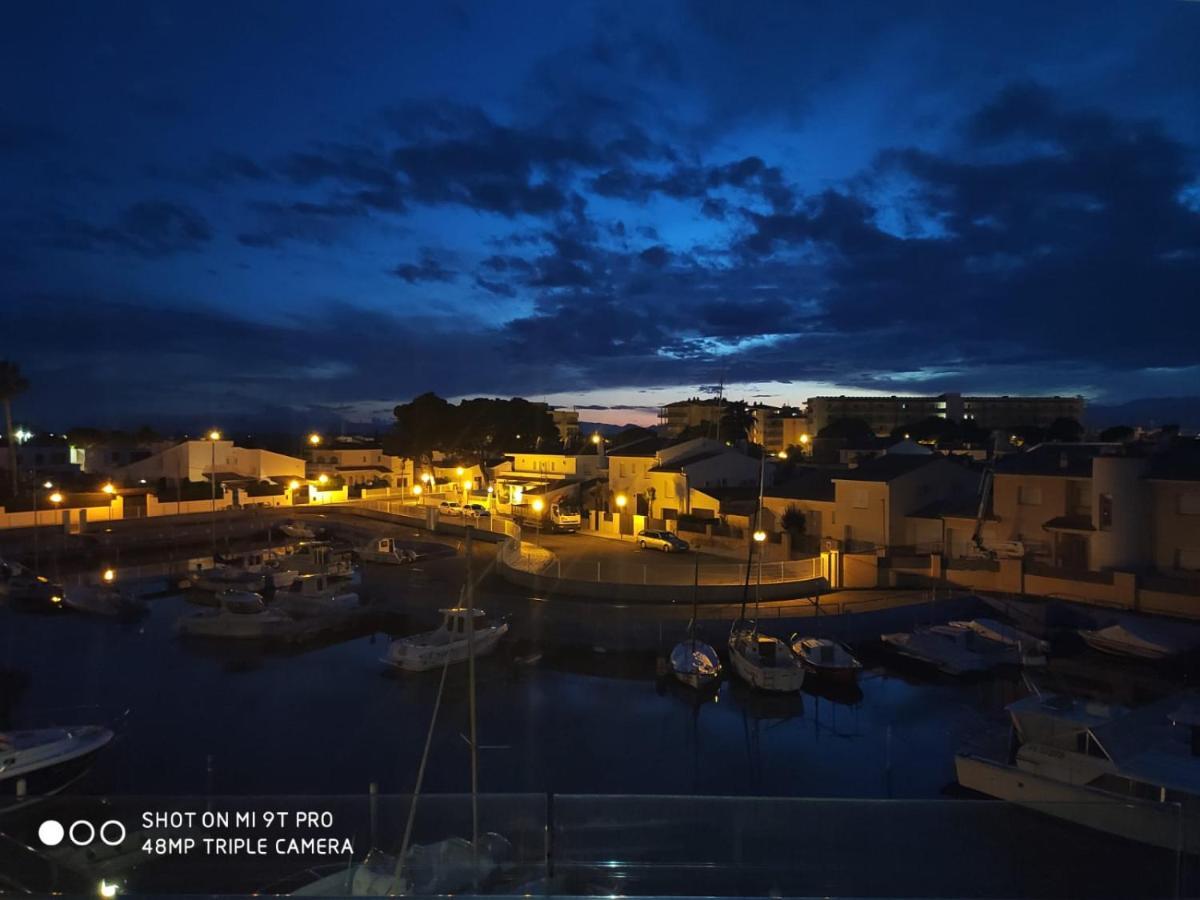 A - Port Trebol Avec Piscine Et Parking Prive Roses
